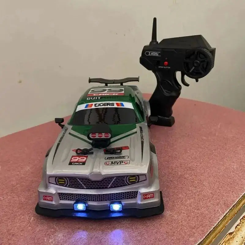 Carro de corrida RC 1:16, carro de drift MUSTANG GTR elétrico 4WD, controle remoto de alta velocidade