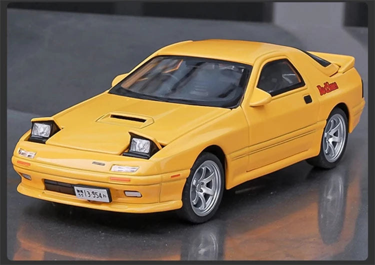 Carro em escala 1:32 MAZDA RX-7 FC3S Red Suns, em liga de metal. Perfeito para coleção e decoração.